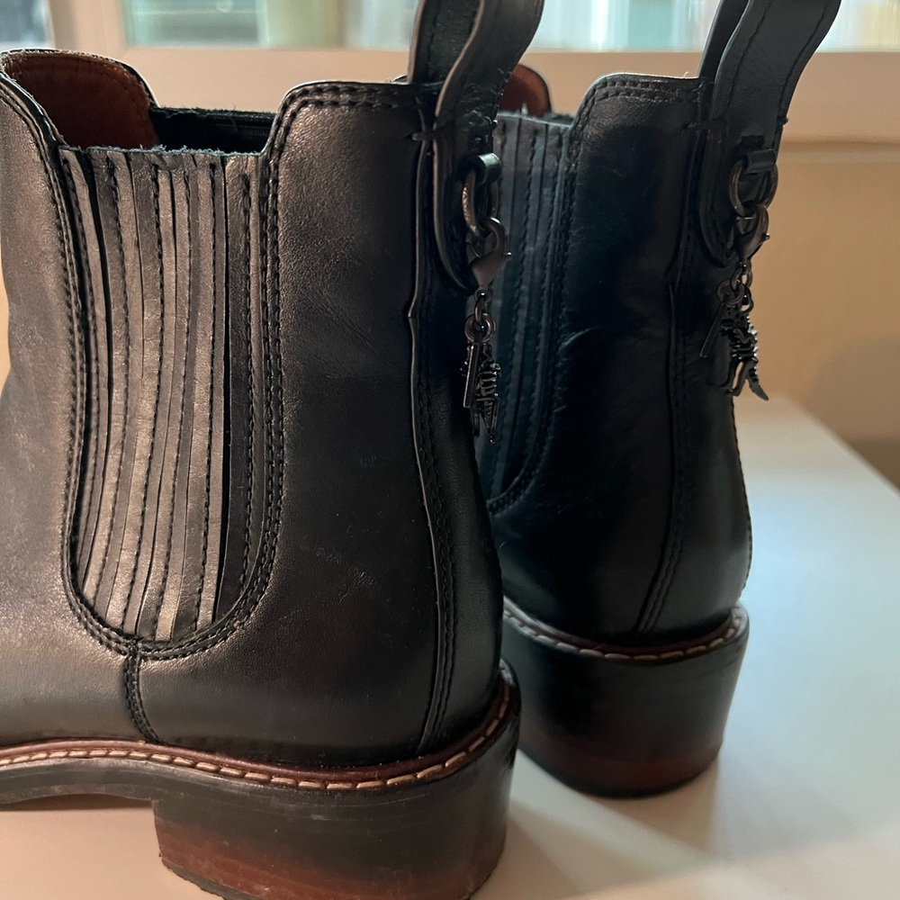 Coach Bowery Chelsea Boots Black Leather, Size 6,5 - Picture 4 of 5